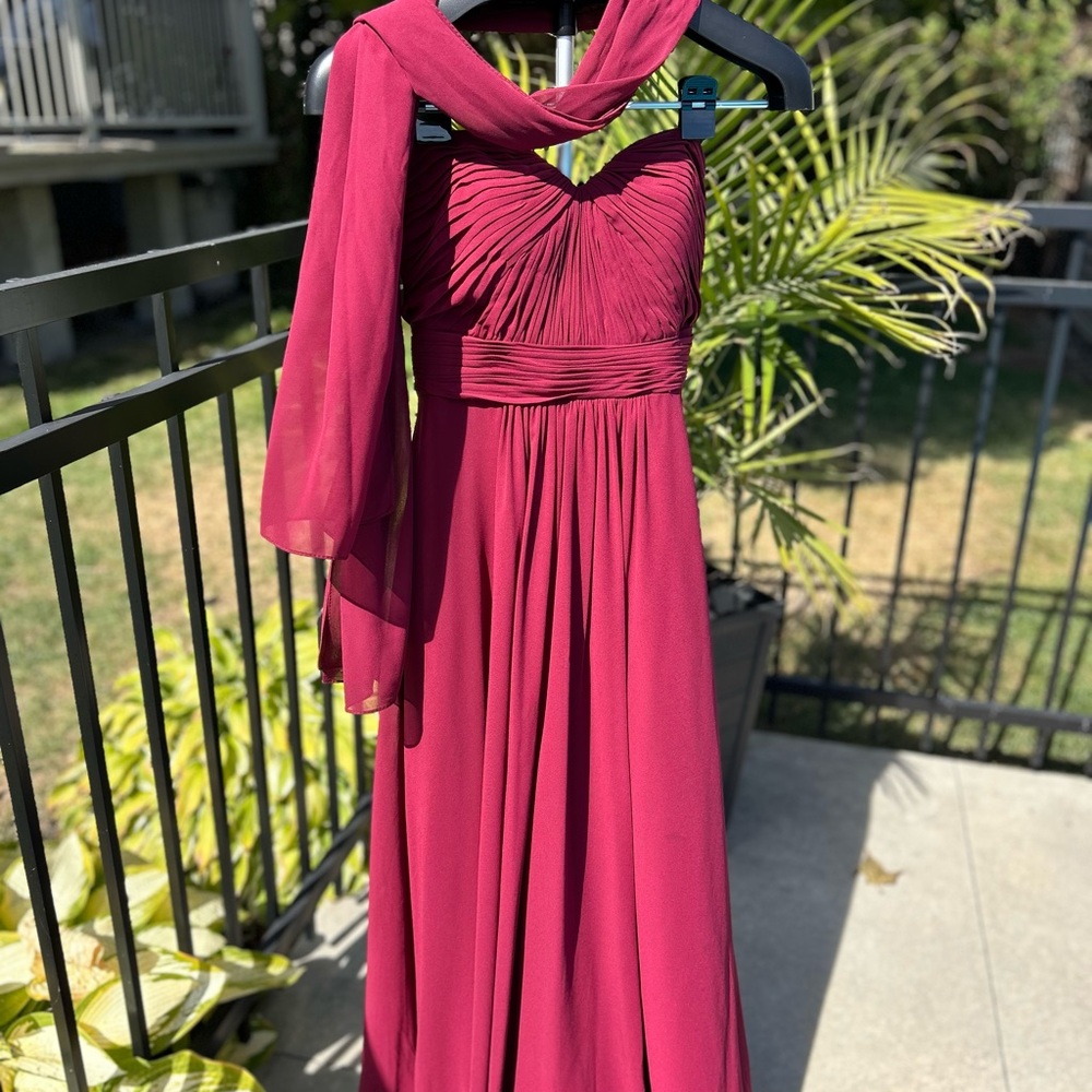Chic Burgundy Dress